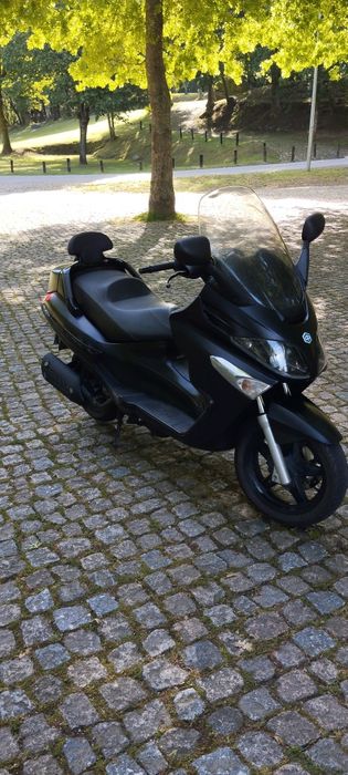 Maxi scooter Piaggio Xevo 125