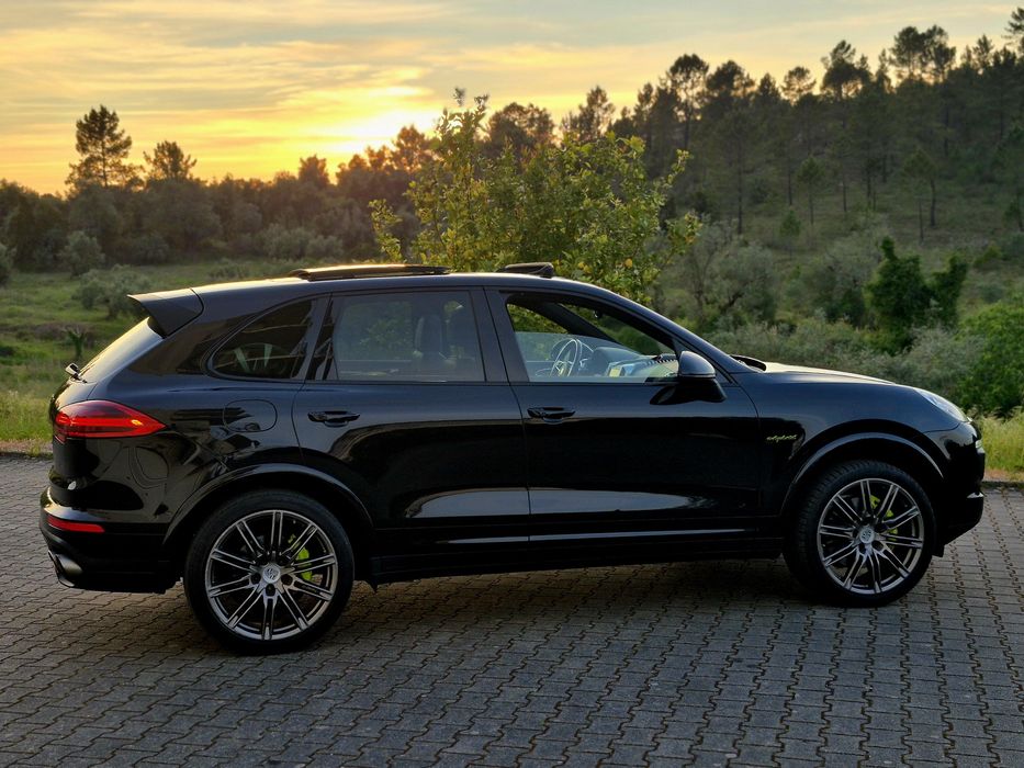 Porsche Cayenne Plug-In Hybrid Livro de revisões completo