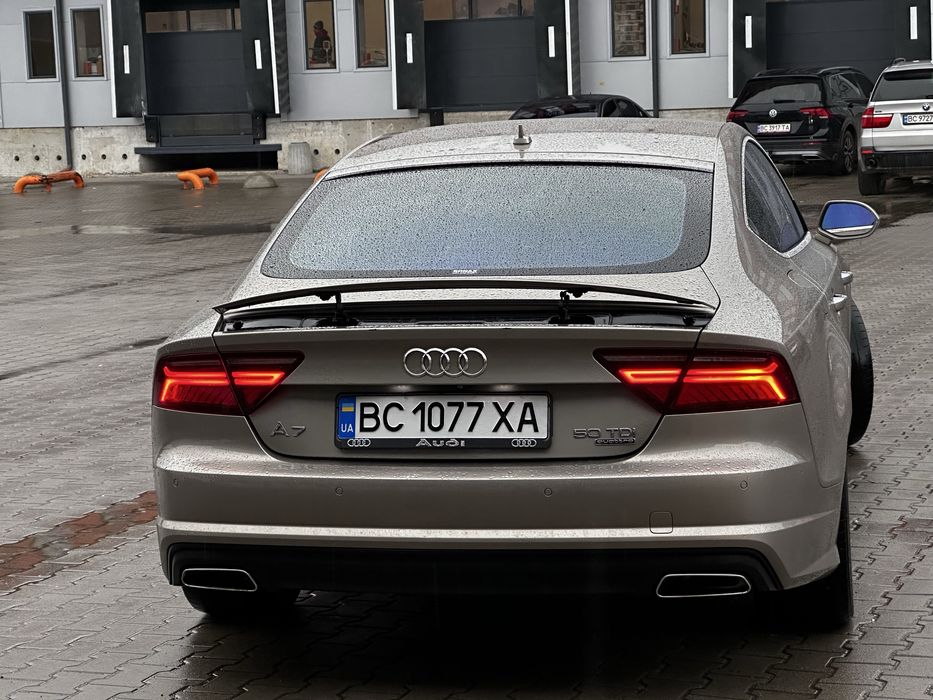 продам лайнера в жирній комплектації