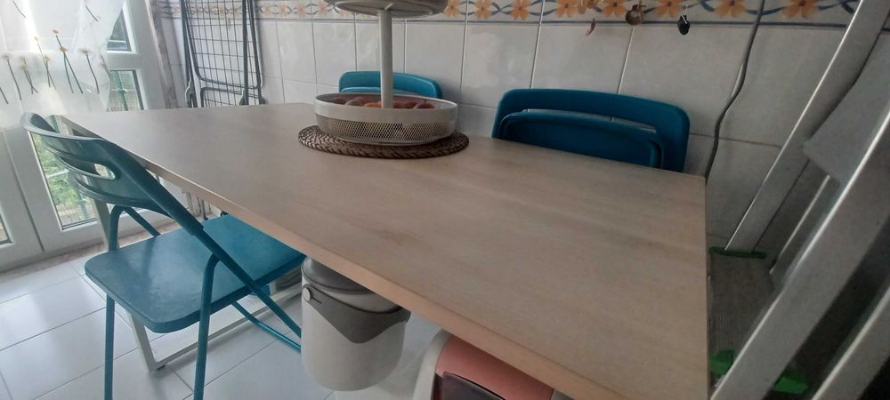 Mesa de cozinha e/ou secretária