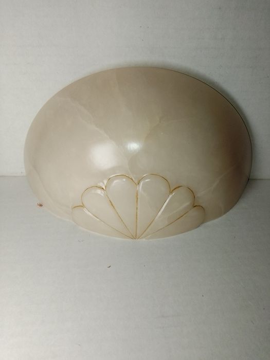 Люстра с Пегасами, камень.