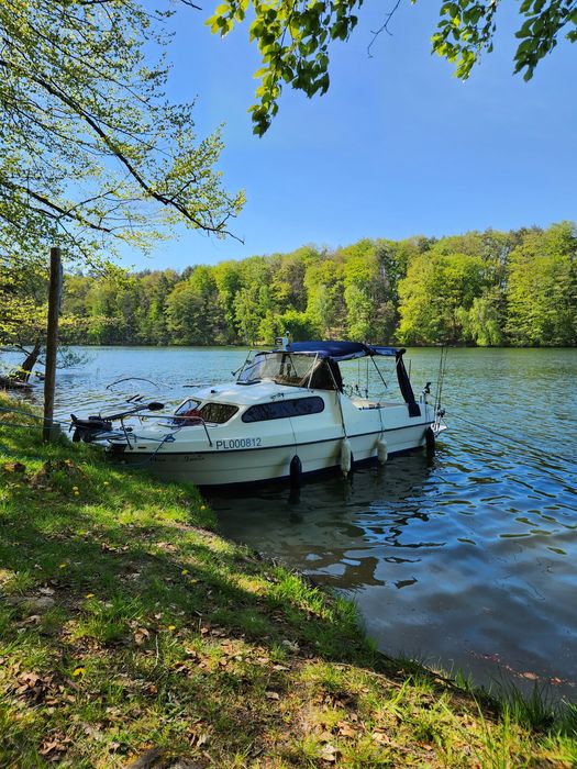 Czarter łodzi motorowej hausboot jezioro Drawskie