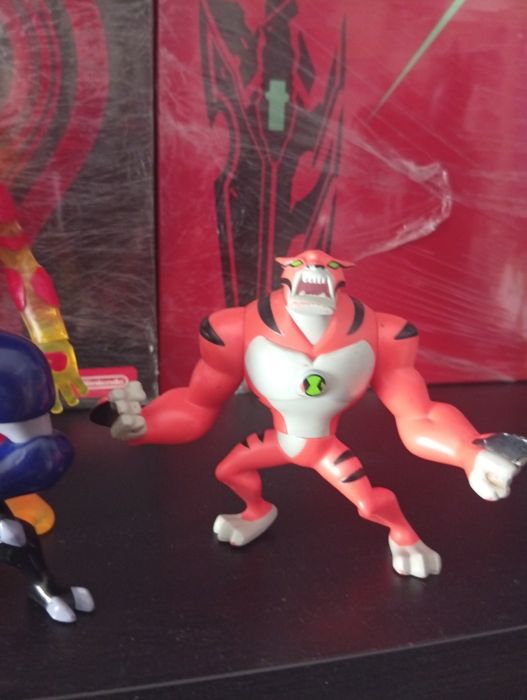 Conjunto de figuras Ben 10