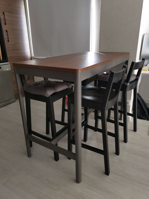 Mesa alta IKEA IDASEN como nova