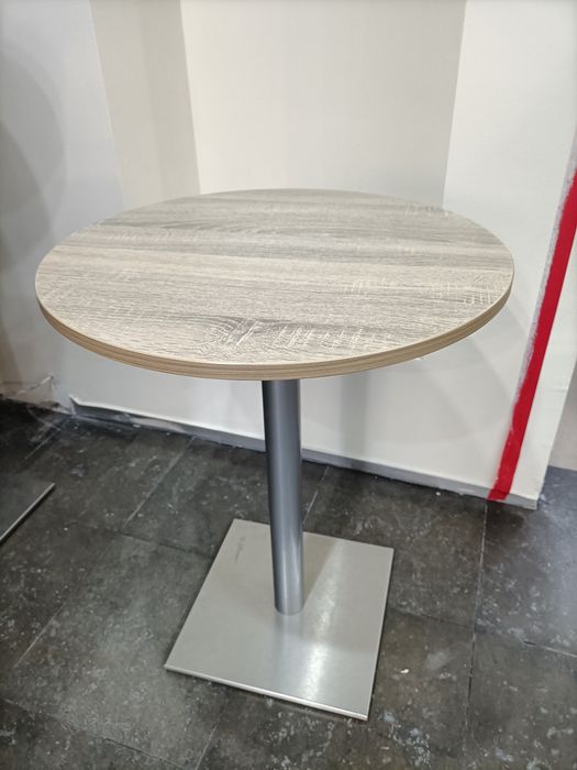 Conjunto mesa e 3 cadeiras