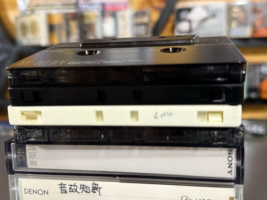 Продам лот(4шт)аудио кассет Thats+Denon+Sony+Fuji