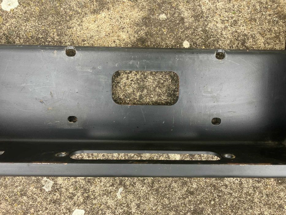 Pára-choques com berço de guincho para Land Rover Defender