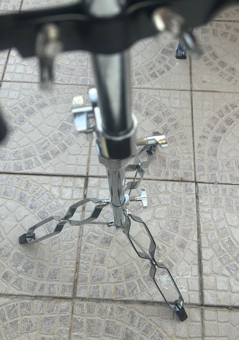 Set de Kongas + Tripé com suporte acolchoado