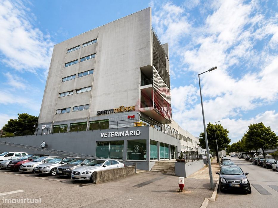 Escritório em Ermesinde, Valongo com 4 lugares de estacionamento para
