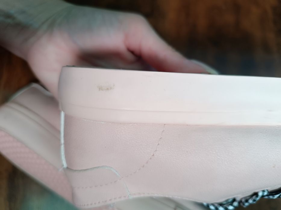 Buty damskie ze wstążką
