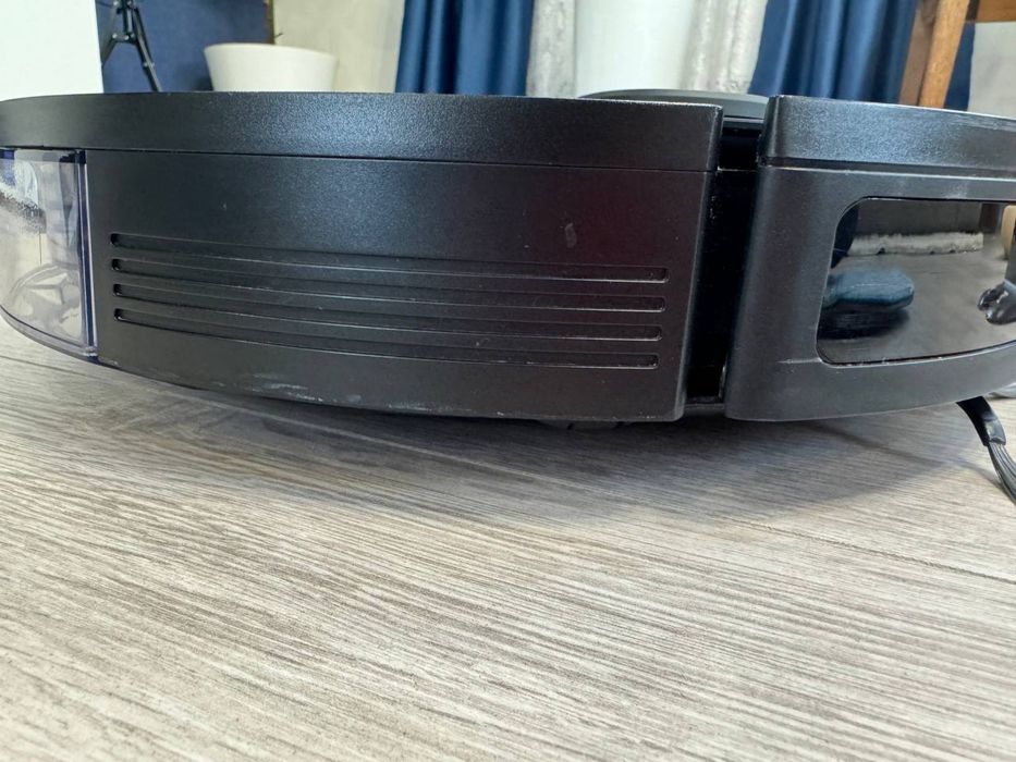 Робот-пылесос Ecovacs Deebot OZMO 950