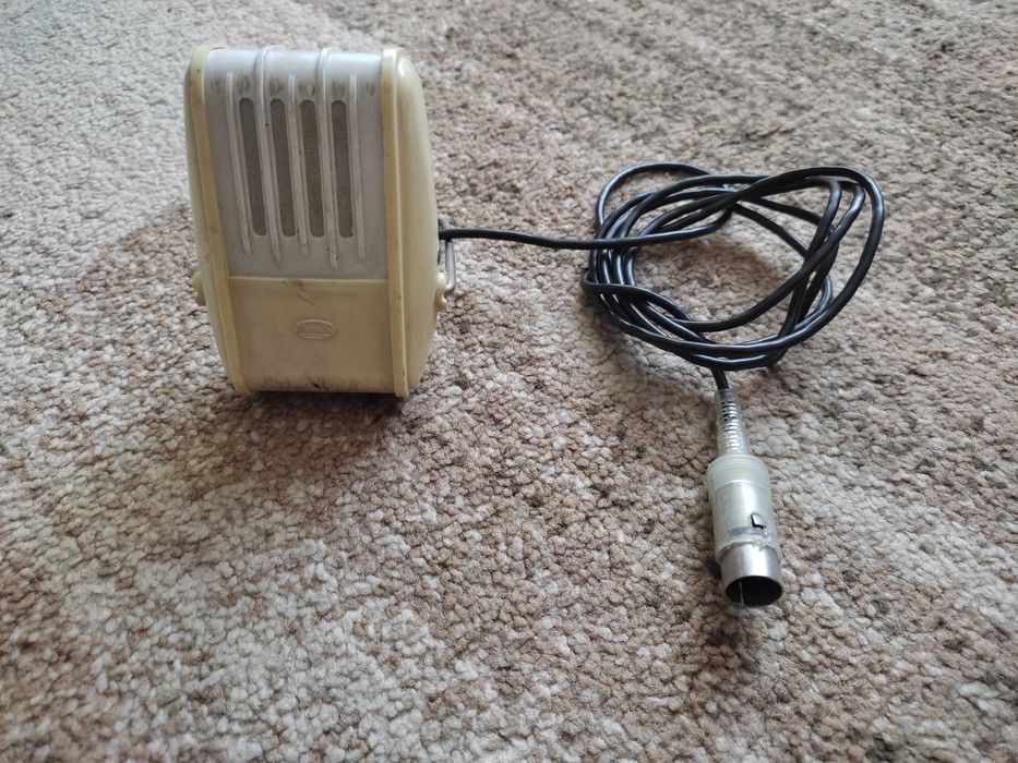 Stary mikrofon dynamiczny z PRL-u