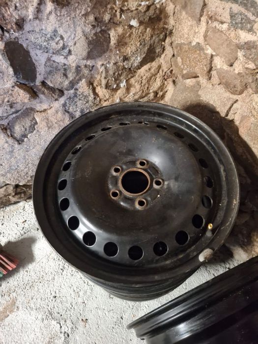 Sprzedam felgi stalowe 16
