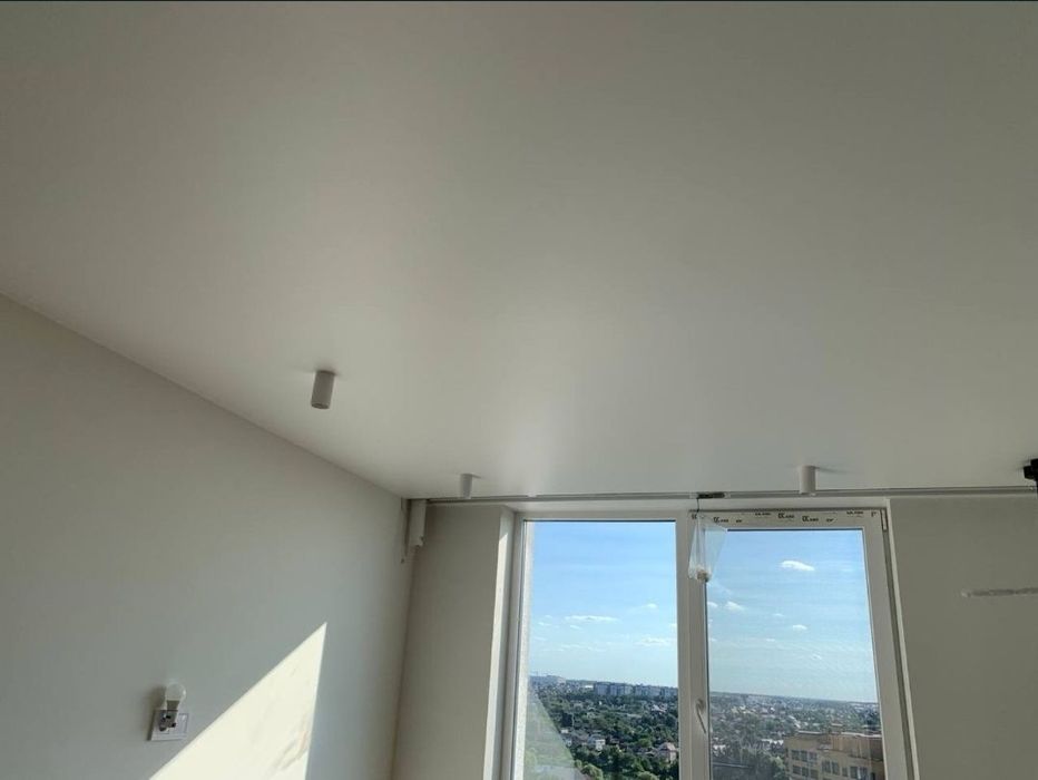 Монтаж натяжної стелі Київ. Санвузол, кухня, спальня. Натяжна стеля