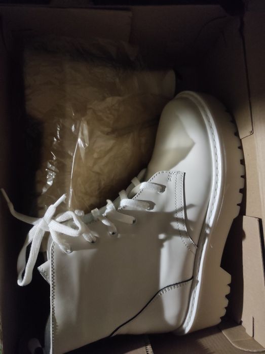 Черевики жіночі шкіряні нові.