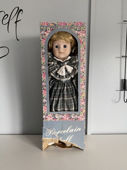 Boneca de porcelana