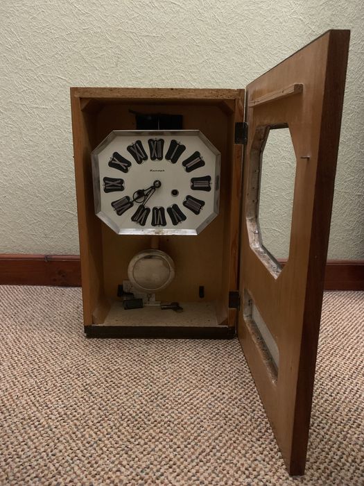 Годиник Янтар (маятниковий, настіний, з боєм)