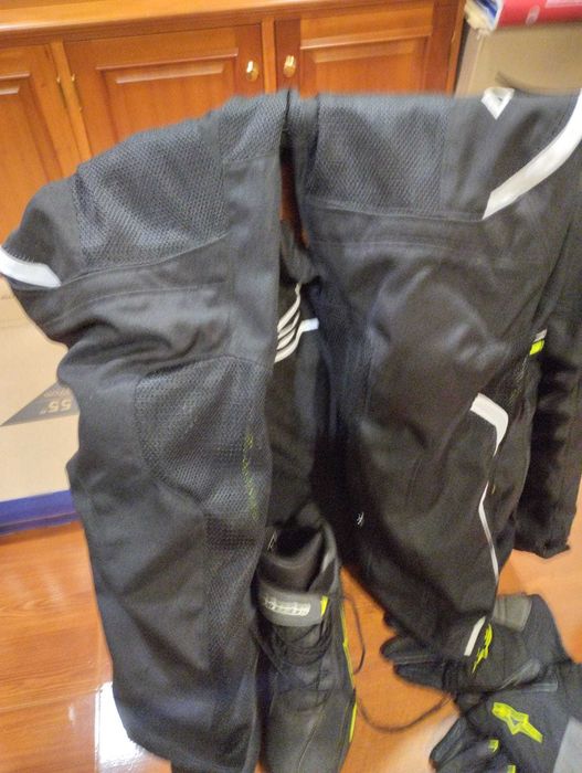 Equipamento mota Alpinestars e Dainese