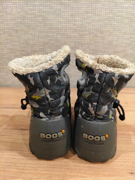Дитячі зимові черевики Bogs B-Moc Sharks, розмір 24
