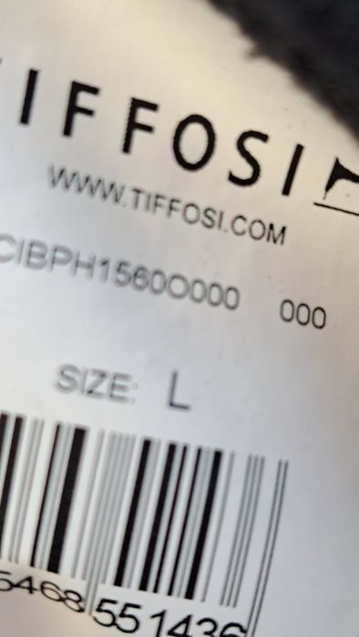 Dois Casacos sweat Tiffosi e Polo Tam Lcom capuz 8€