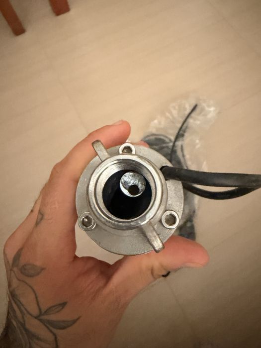 Bomba Submersível de Parafuso (Screw Pump) 0.5 HP – (com defeito)