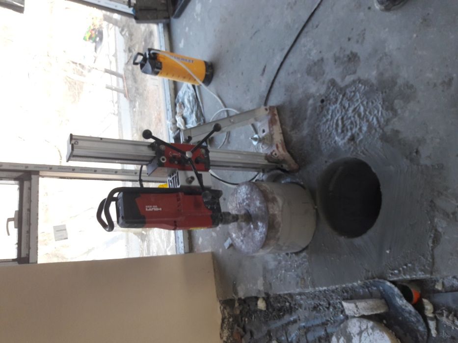 Przewierty w betonie,wiercenie otworow. Ciecie betonu.Wiertnica.