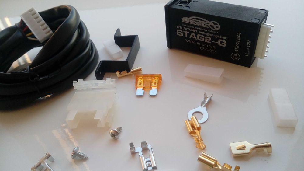 Кнопка газ бензин переключатель 7 контактов карбюратор. Новый.