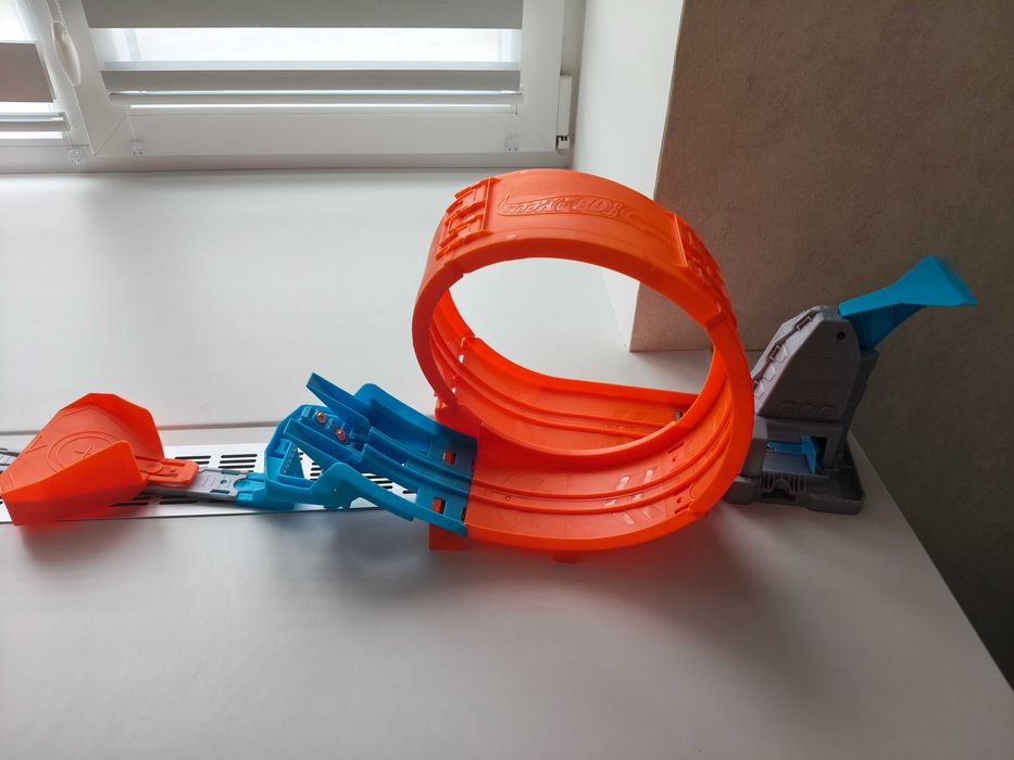 Іграшка трек Hot wheels