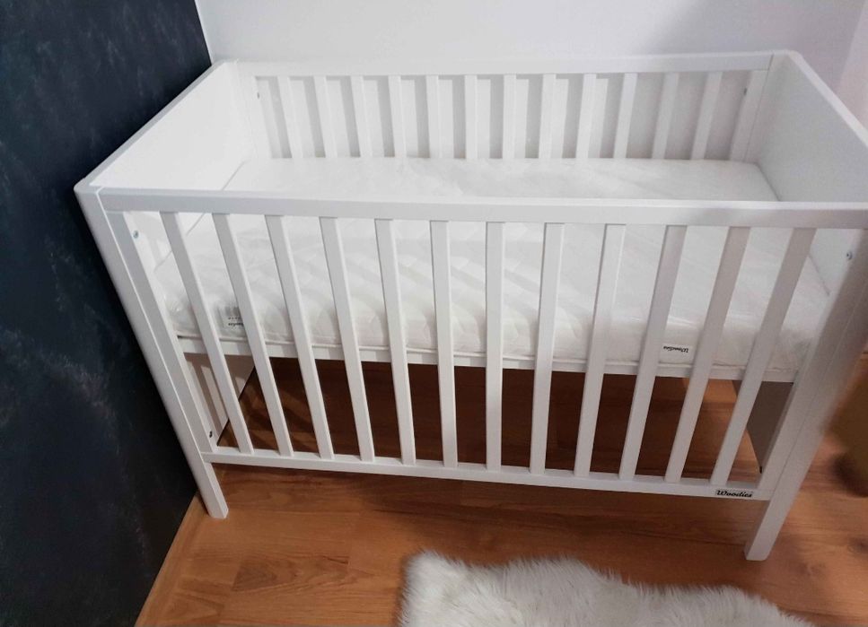 Łóżeczko 120x60 z materacem firmy Woodies safe dream  ÷ bok otwarty Daybed