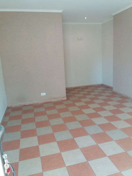 Loja 30m2 alto alfarrobal