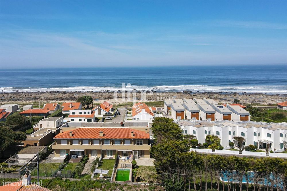 Moradia em frente ao mar