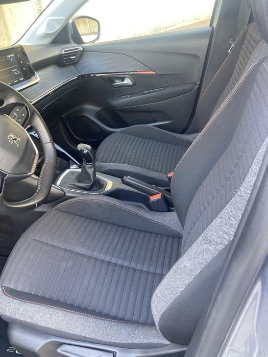 Peugeot 208 1.2 gasolina 75cv 2021