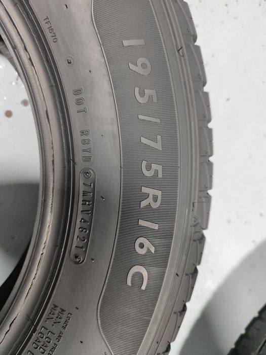 2 pneus semi novos 195-75R16C Dunlop - Oferta dos portes