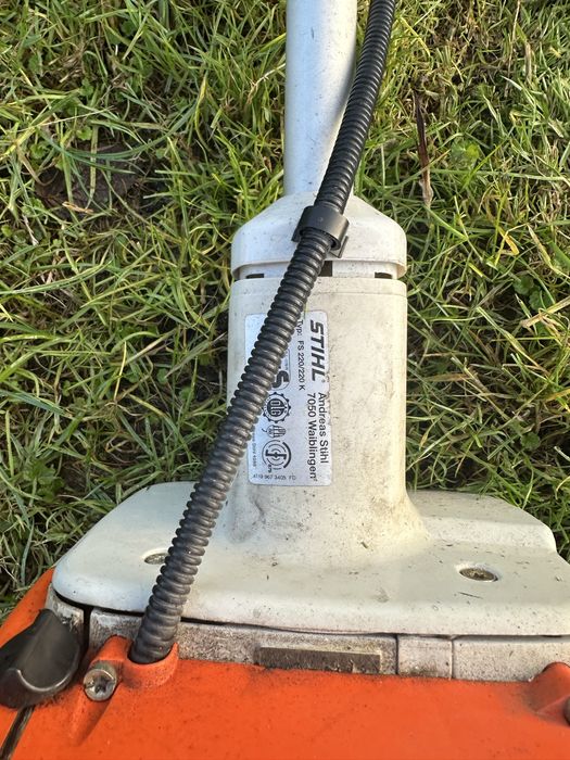 Sprzedam podkaszarkę/kosy spalinową STIHL FS 220