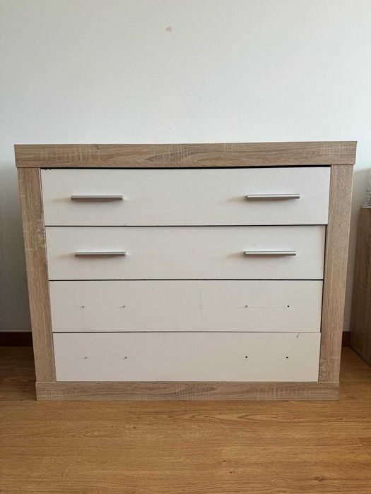 Móveis variados de casa