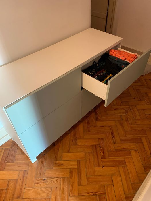 Móvel de arrumação BESTA da IKEA verde acinzentado