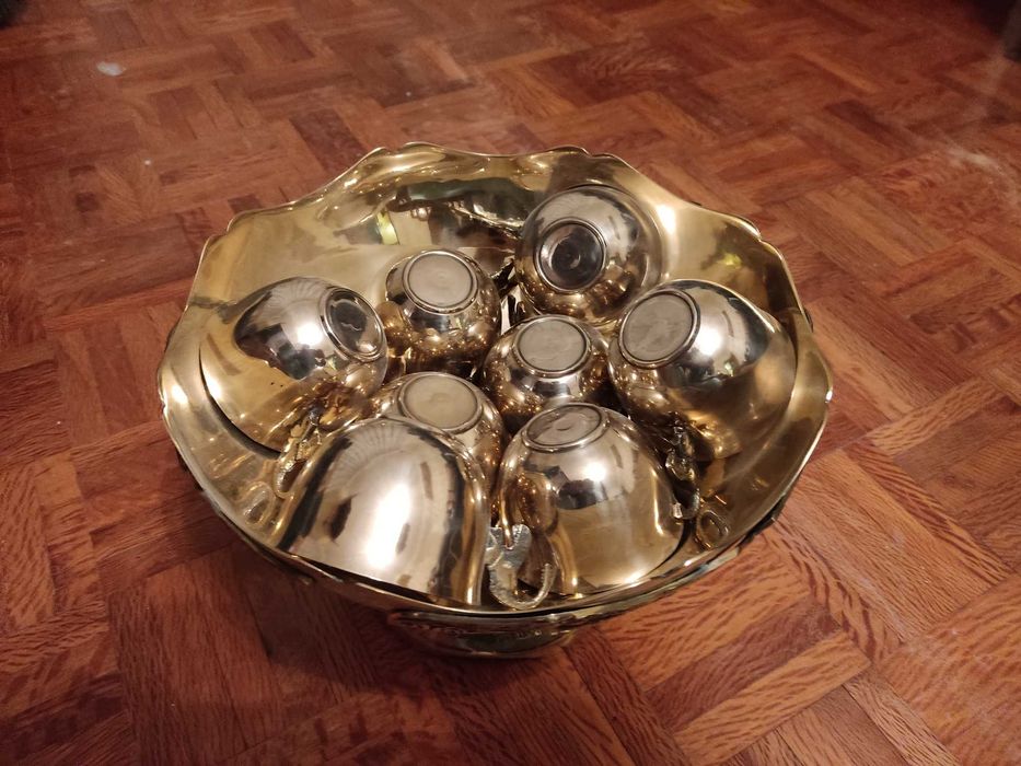 Taça metal com 6 canecas