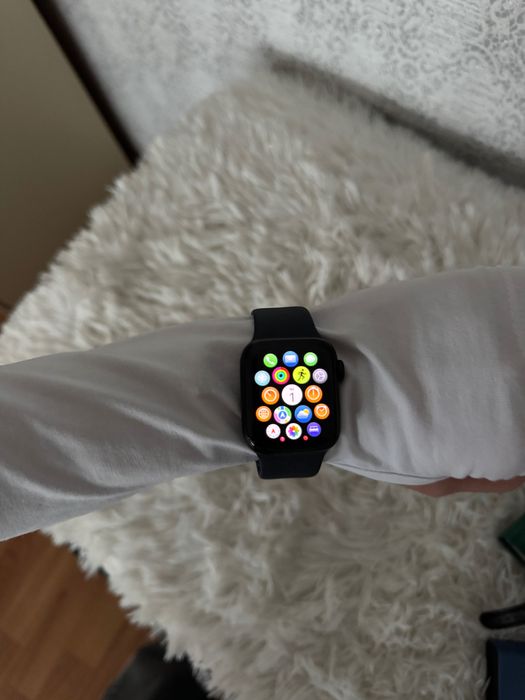 Apple Watch SE другого покоління в ідеальному стані.