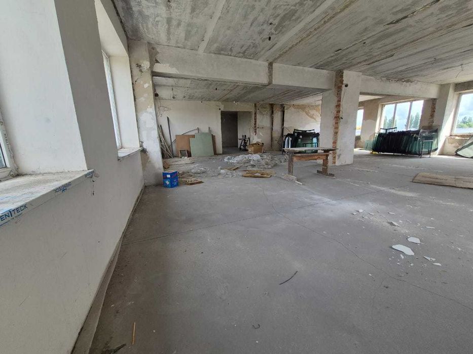 1800м2 приміщення + 30сот землі