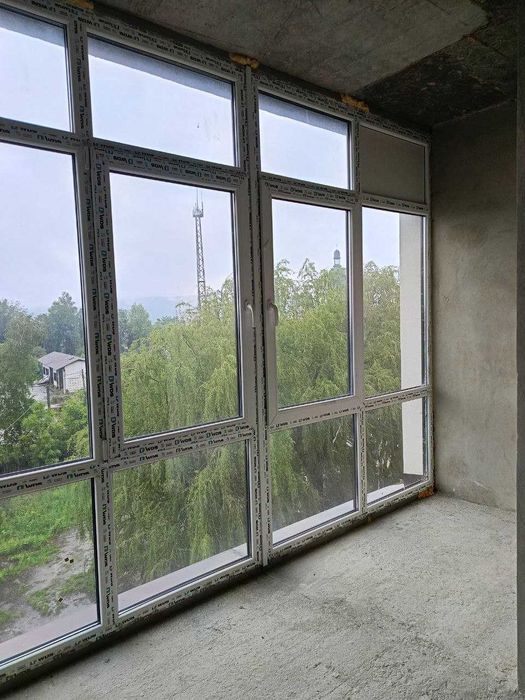 Продається 2-кімнатна квартира сирець в м. Надвірна, ЖК "Смарагд"