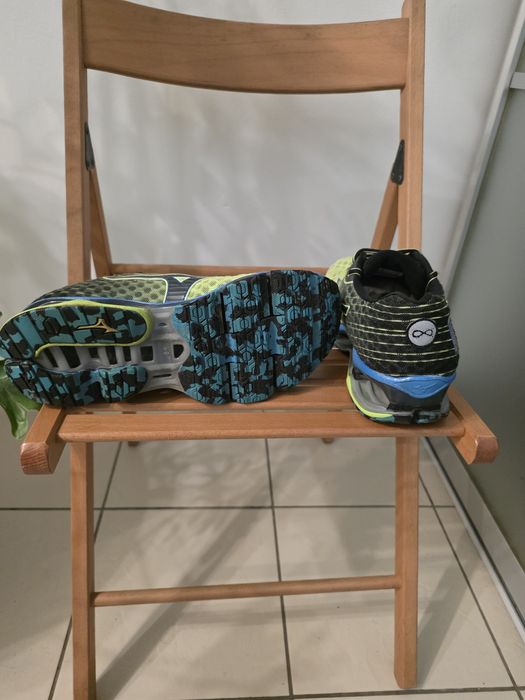 Кросівки бігові Mizuno Wave Prophecy 4  розмір 44 стан ідеальний
