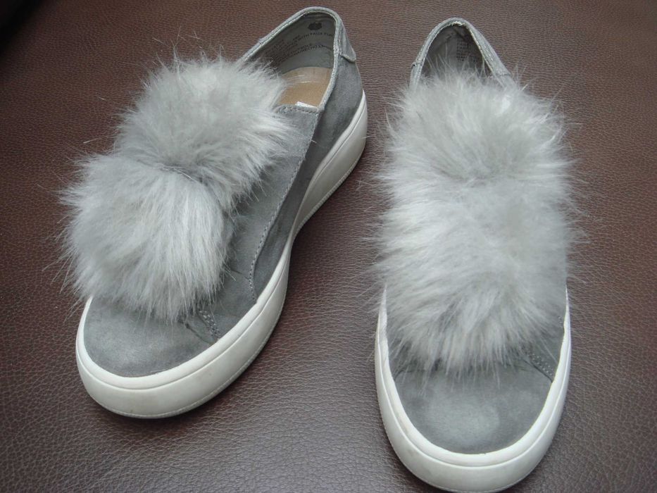 Półbuty z pomponem wsuwane Steve Madden szare rozm 36