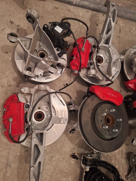 Цапфа Tesla Model Y 3