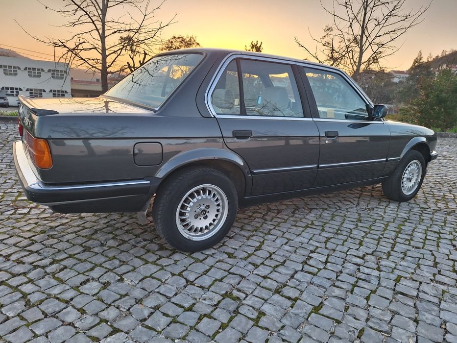 BMW  E30 318i  1984