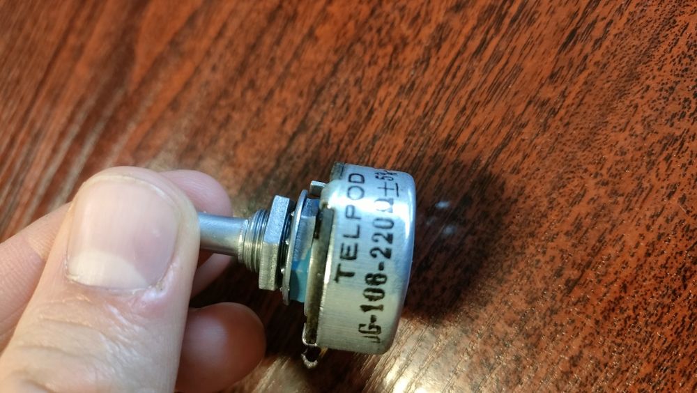 Potencjometr osiowy obrotowy Telpod DG-106 220 om 2 W