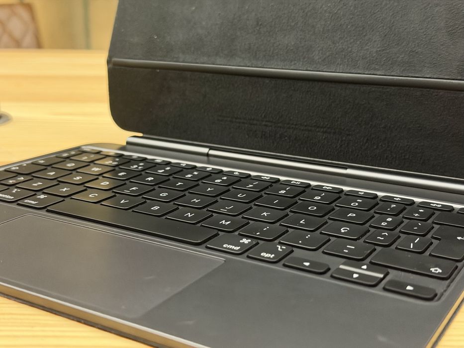 Capa Apple Magic Keyboard para iPad Pro 11"
