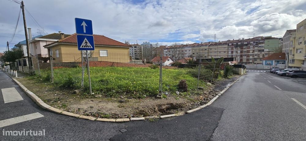 terreno urbano em uma zona previlegiada do cacem — Agualva E Mira-Sintra, Lisboa