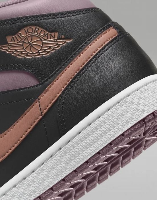 Оригінал! Р: 44; 46 Кросівки Nike Air Jordan 1 Mid SE.