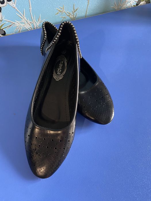 Жіночі балетки.