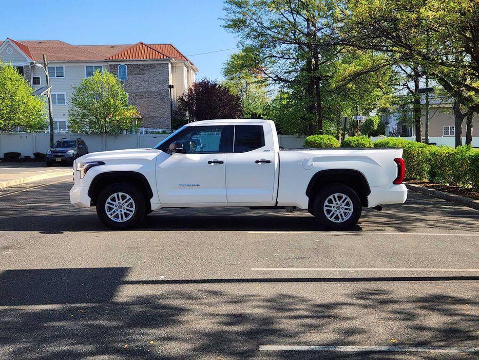 Toyota Tundra      2022